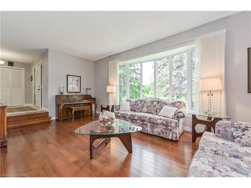 6555 Third Line, Fergus, ON - Indoor Photo Showing Living Room