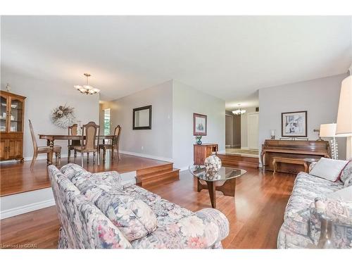 6555 Third Line, Fergus, ON - Indoor Photo Showing Living Room