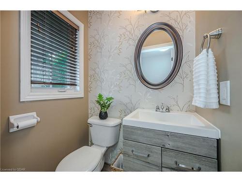 47 Bowen Drive, Guelph, ON - Indoor Photo Showing Bathroom