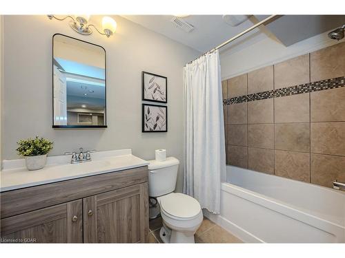 47 Bowen Drive, Guelph, ON - Indoor Photo Showing Bathroom