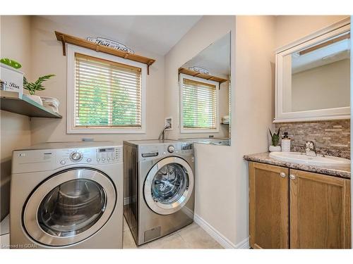 47 Bowen Drive, Guelph, ON - Indoor Photo Showing Laundry Room