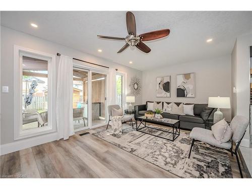 47 Bowen Drive, Guelph, ON - Indoor Photo Showing Living Room