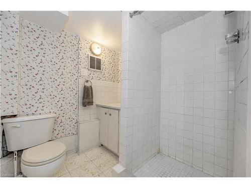 454 Speedvale Avenue E, Guelph, ON - Indoor Photo Showing Bathroom