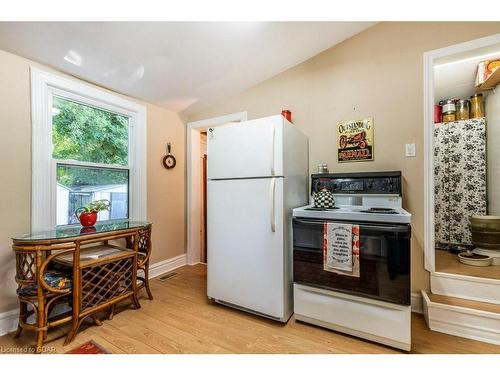 377 York Road, Guelph, ON - Indoor Photo Showing Kitchen