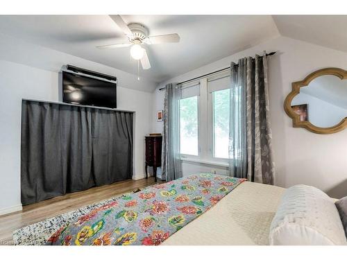 377 York Road, Guelph, ON - Indoor Photo Showing Bedroom