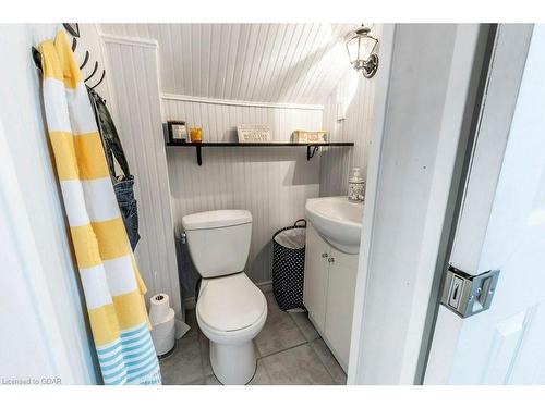 377 York Road, Guelph, ON - Indoor Photo Showing Bathroom