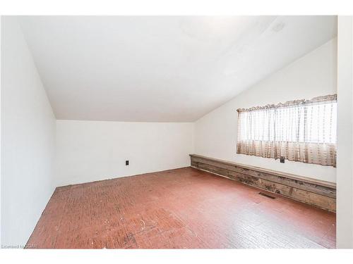 400 Wilson Street, Guelph/Eramosa, ON - Indoor Photo Showing Other Room