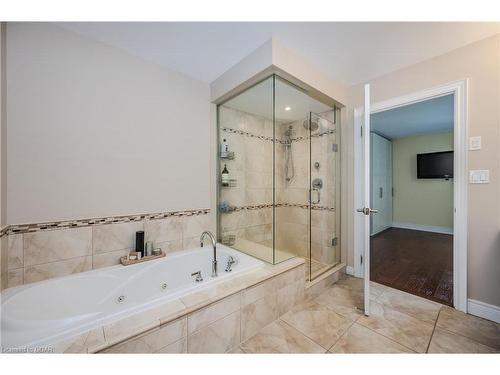 90 Cardigan Street, Guelph, ON - Indoor Photo Showing Bathroom