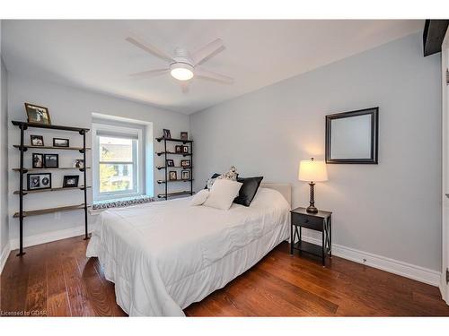 90 Cardigan Street, Guelph, ON - Indoor Photo Showing Bedroom