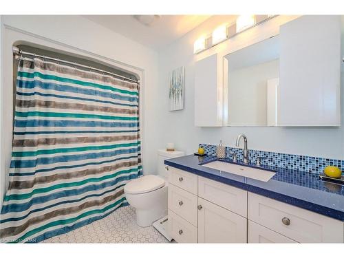 90 Cardigan Street, Guelph, ON - Indoor Photo Showing Bathroom