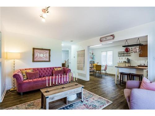 38 Grassyplain Drive, Hamilton, ON - Indoor Photo Showing Living Room