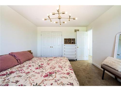 38 Grassyplain Drive, Hamilton, ON - Indoor Photo Showing Bedroom