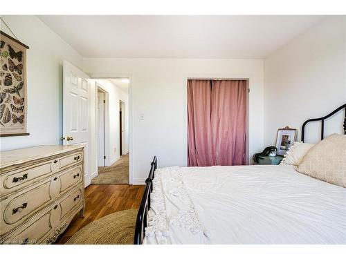 38 Grassyplain Drive, Hamilton, ON - Indoor Photo Showing Bedroom