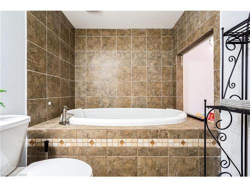 38 Grassyplain Drive, Hamilton, ON - Indoor Photo Showing Bathroom