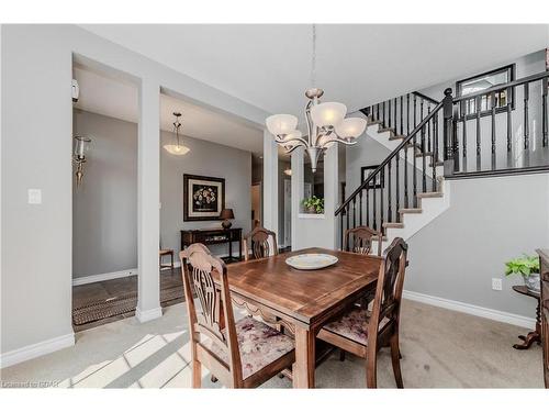 18 Sweeney Drive, Guelph, ON - Indoor Photo Showing Dining Room