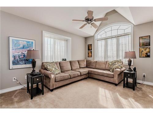 18 Sweeney Drive, Guelph, ON - Indoor Photo Showing Living Room