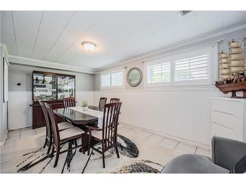 17 Ryan Avenue, Guelph, ON - Indoor Photo Showing Dining Room