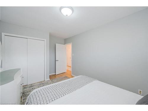 17 Ryan Avenue, Guelph, ON - Indoor Photo Showing Bedroom