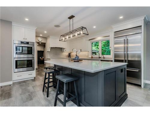 586 Eastgate Walk, Waterloo, ON - Indoor Photo Showing Kitchen With Upgraded Kitchen