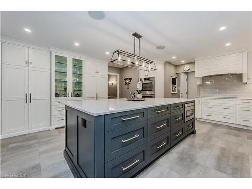 586 Eastgate Walk, Waterloo, ON - Indoor Photo Showing Kitchen With Upgraded Kitchen