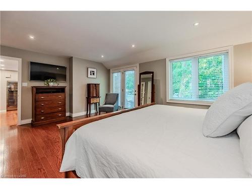 586 Eastgate Walk, Waterloo, ON - Indoor Photo Showing Bedroom