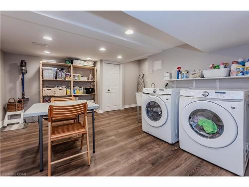 586 Eastgate Walk, Waterloo, ON - Indoor Photo Showing Laundry Room