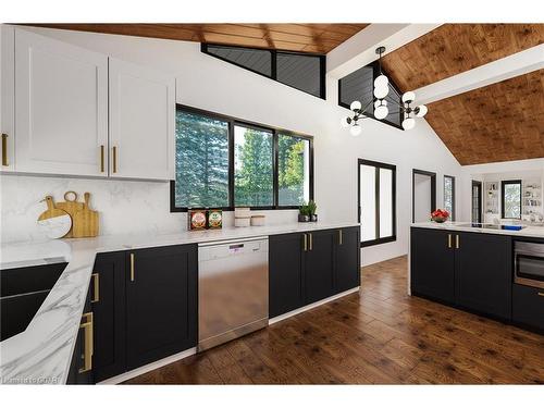 5807 Sixth Line, Erin, ON - Indoor Photo Showing Kitchen With Double Sink