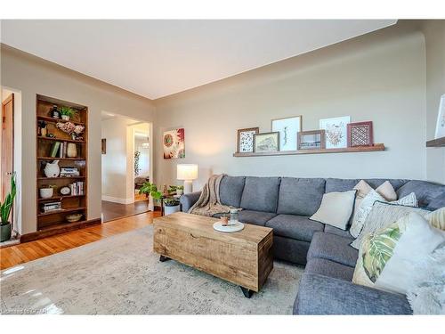 6295 Wellington Road 7, Elora, ON - Indoor Photo Showing Living Room