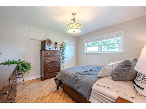 6295 Wellington Road 7, Elora, ON - Indoor Photo Showing Bedroom