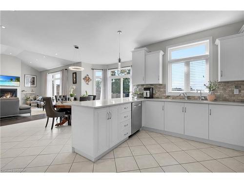 71 Riley Crescent, Fergus, ON - Indoor Photo Showing Kitchen With Double Sink