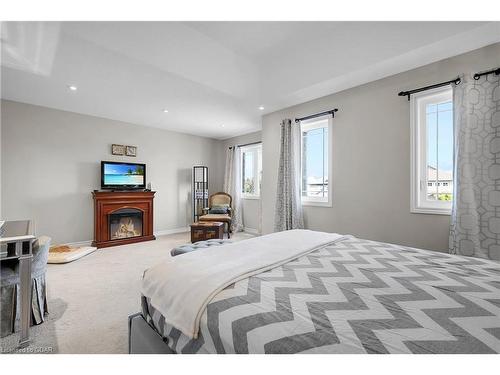 71 Riley Crescent, Fergus, ON - Indoor Photo Showing Bedroom