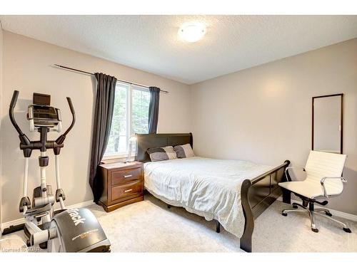 6512 Ellis Road, Puslinch, ON - Indoor Photo Showing Bedroom