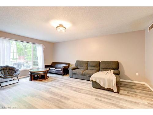 6512 Ellis Road, Puslinch, ON - Indoor Photo Showing Living Room