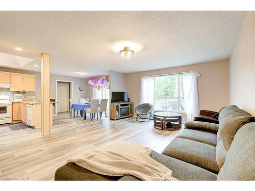 6512 Ellis Road, Puslinch, ON - Indoor Photo Showing Living Room