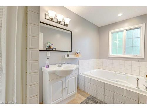 6512 Ellis Road, Puslinch, ON - Indoor Photo Showing Bathroom