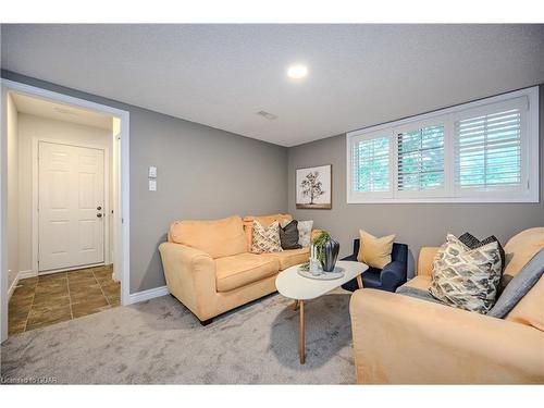 45 Celia Cres, Guelph, ON - Indoor Photo Showing Living Room