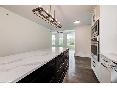 Bhb-63 Arthur Street South, Guelph, ON - Indoor Photo Showing Kitchen