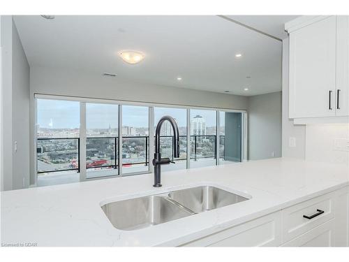 1207-71 Wyndham Street S, Guelph, ON - Indoor Photo Showing Kitchen With Double Sink