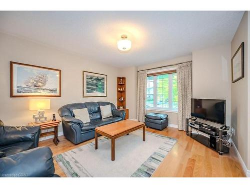 73 Finnie Lane, Elora, ON - Indoor Photo Showing Living Room