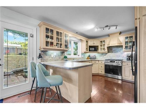 17 Abbeywood Cres Crescent, Guelph, ON - Indoor Photo Showing Kitchen