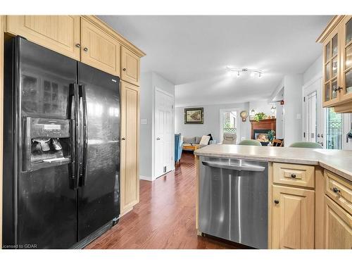 17 Abbeywood Cres Crescent, Guelph, ON - Indoor Photo Showing Kitchen