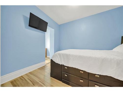 42 Mccormick Street, Welland, ON - Indoor Photo Showing Bedroom