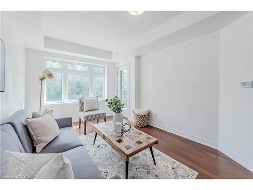 204-245 Scotland Street, Fergus, ON - Indoor Photo Showing Living Room