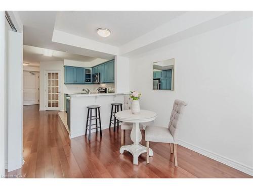 204-245 Scotland Street, Fergus, ON - Indoor Photo Showing Dining Room