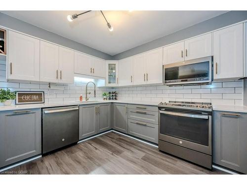 1206-55 Green Valley Drive, Kitchener, ON - Indoor Photo Showing Kitchen With Upgraded Kitchen