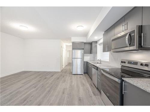 55-205 West Oak Trail, Kitchener, ON - Indoor Photo Showing Kitchen