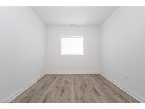 55-205 West Oak Trail, Kitchener, ON - Indoor Photo Showing Other Room