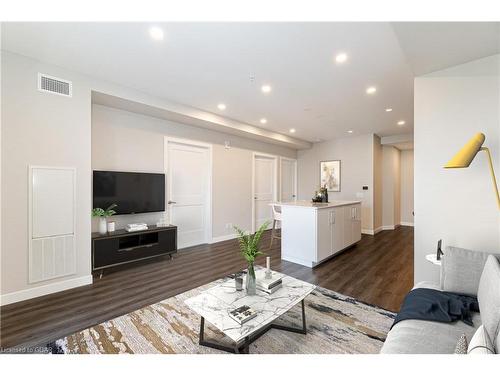 1411-15 Queen Street S, Hamilton, ON - Indoor Photo Showing Living Room