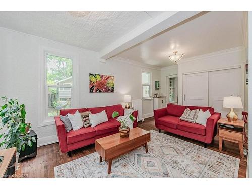 49 Mctague Street, Guelph, ON - Indoor Photo Showing Living Room