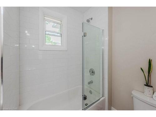 49 Mctague Street, Guelph, ON - Indoor Photo Showing Bathroom